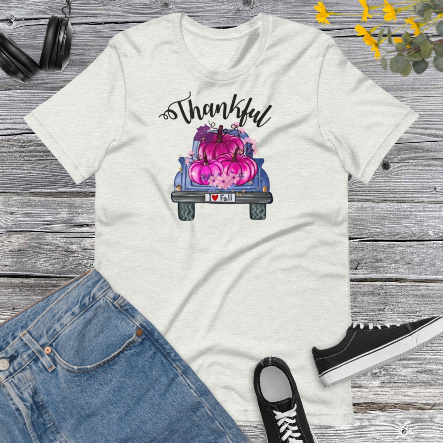 Thankful Truck Pumpkins Pink, Fall Harvest on pickup Truck, Pumpkin Flower, Thanksgiving Gift, Happy Thanksgiving Unisex t-shirt