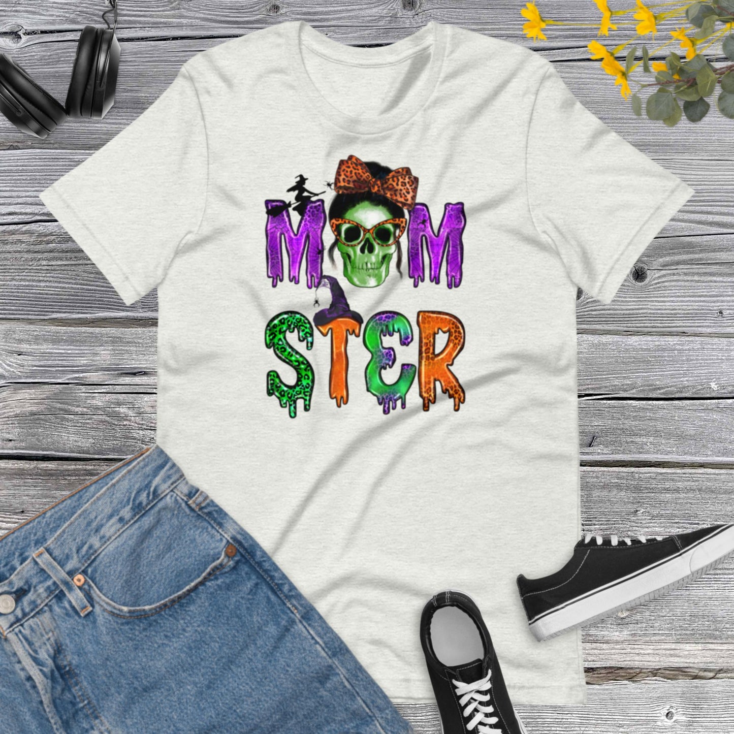 Momster Halloween, Halloween Hat, Halloween Mama, Spooky Mom, Happy Halloween, Mom Unisex t-shirt
