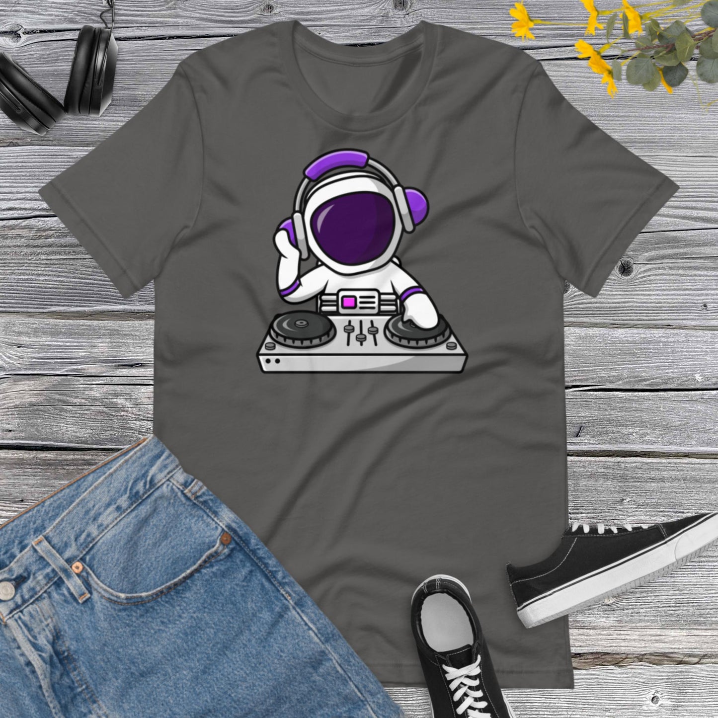 Astronaut Playing Dj Music, I Love Musica, Headphone Cartoon, Cute Astronaut Unisex t-shirt
