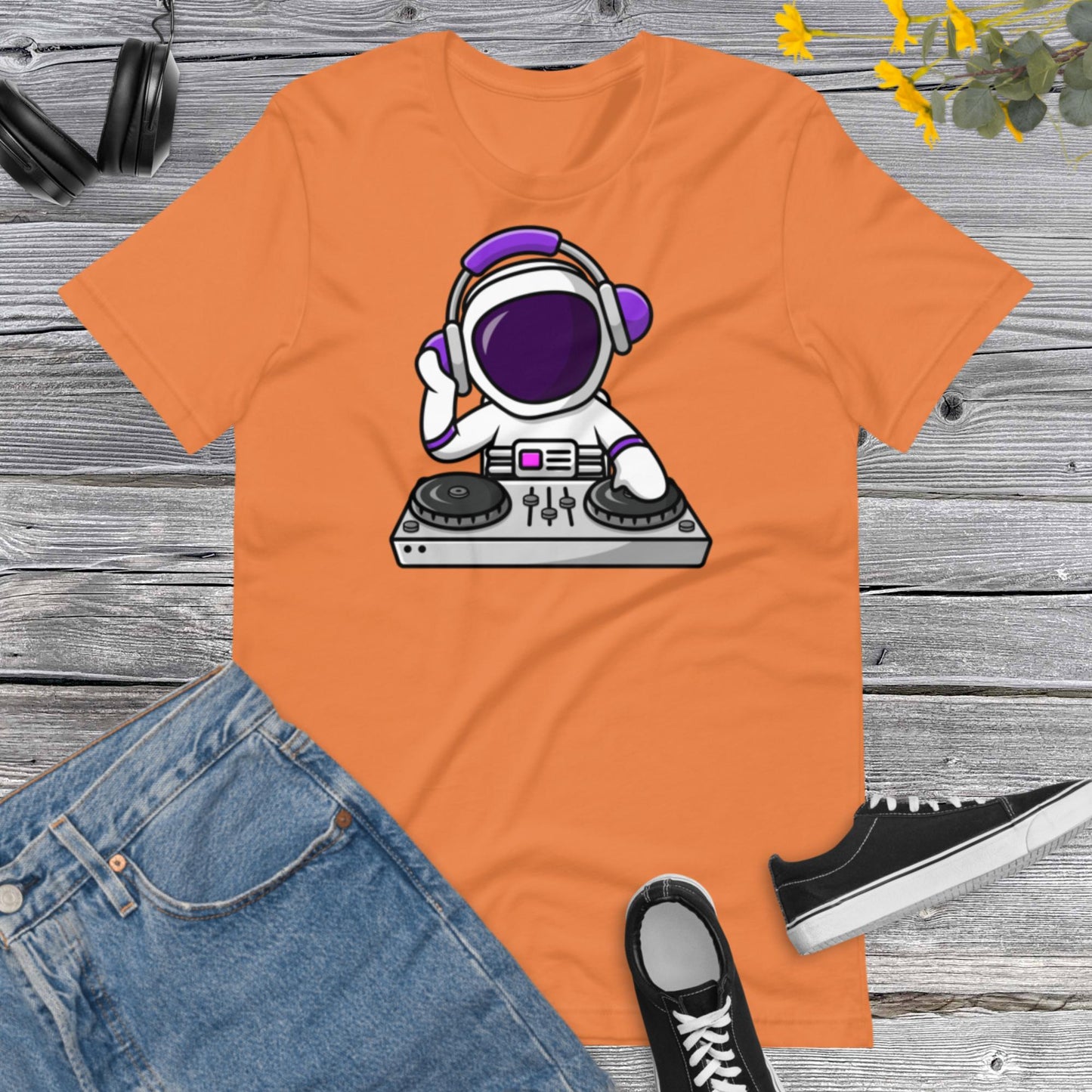 Astronaut Playing Dj Music, I Love Musica, Headphone Cartoon, Cute Astronaut Unisex t-shirt