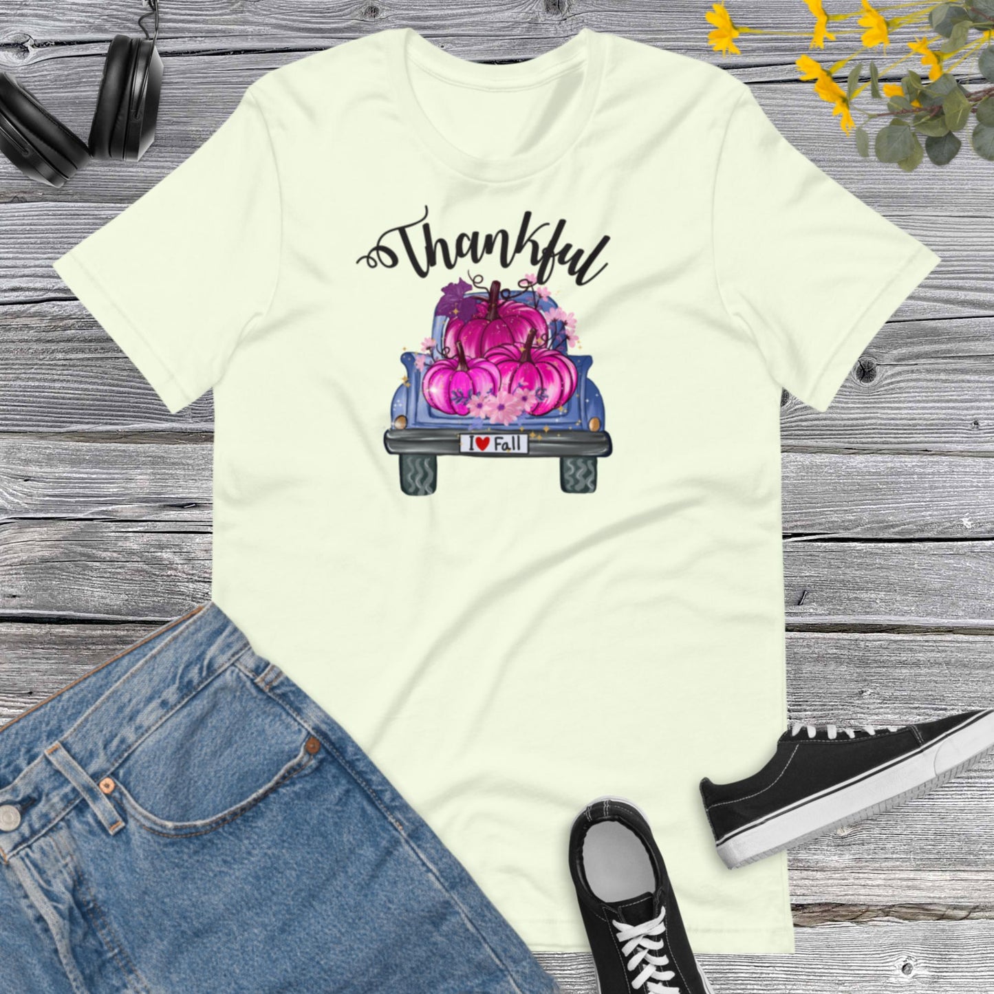 Thankful Truck Pumpkins Pink, Fall Harvest on pickup Truck, Pumpkin Flower, Thanksgiving Gift, Happy Thanksgiving Unisex t-shirt