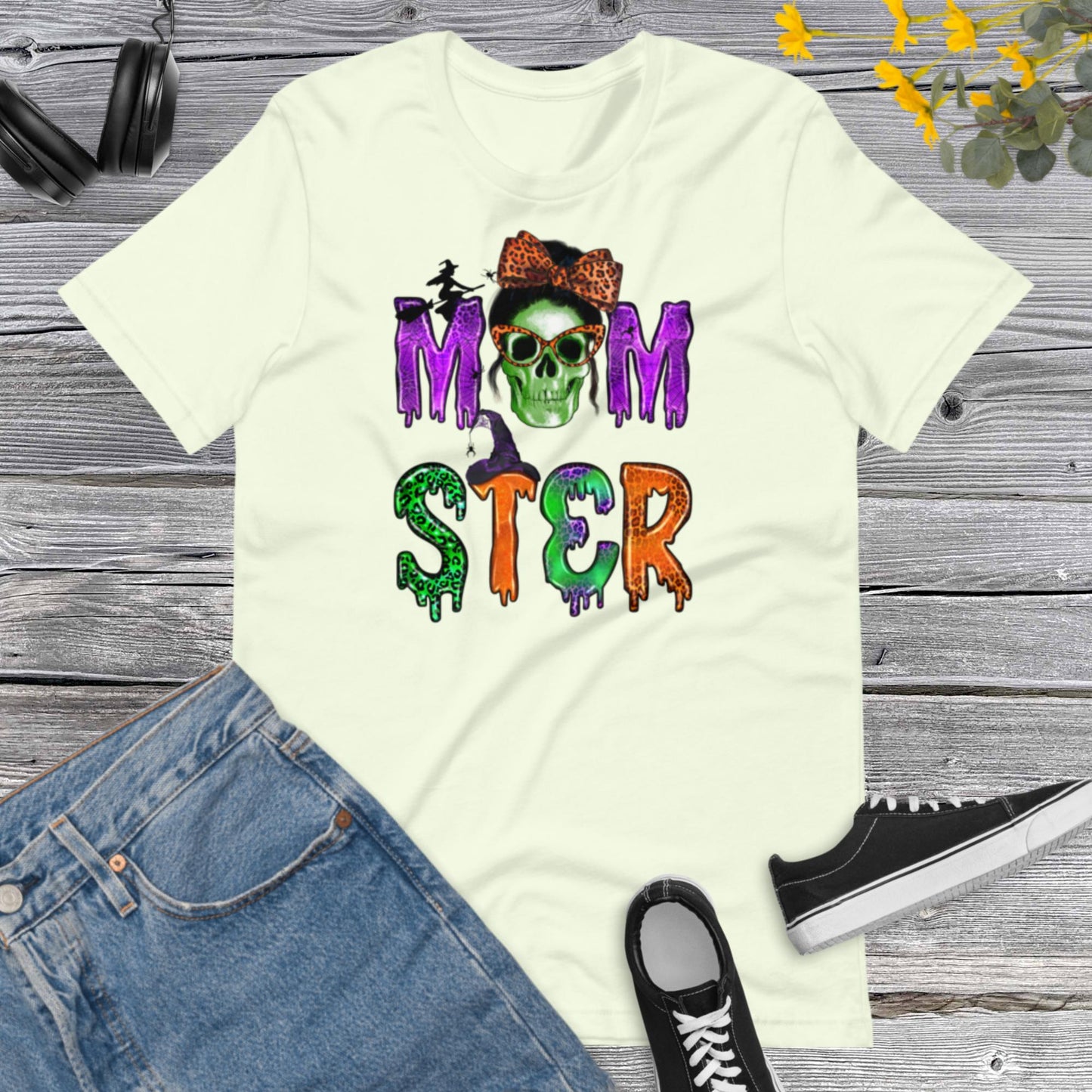 Momster Halloween, Halloween Hat, Halloween Mama, Spooky Mom, Happy Halloween, Mom Unisex t-shirt