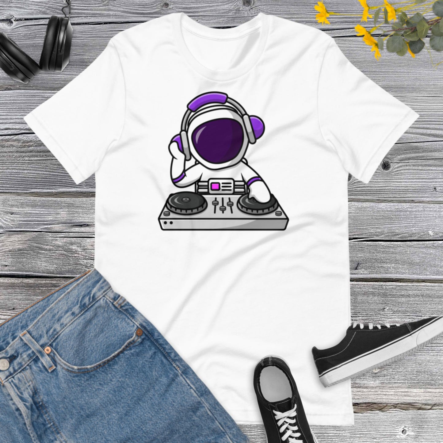 Astronaut Playing Dj Music, I Love Musica, Headphone Cartoon, Cute Astronaut Unisex t-shirt