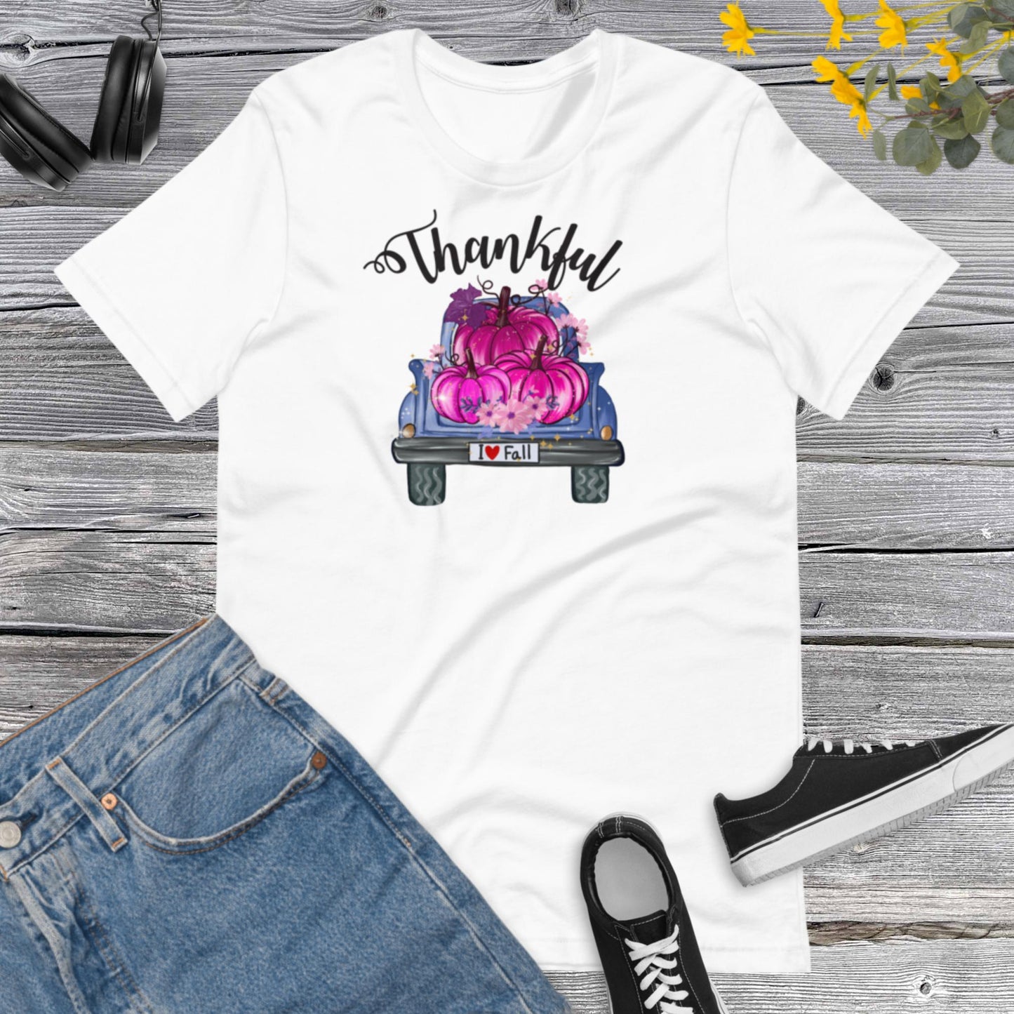 Thankful Truck Pumpkins Pink, Fall Harvest on pickup Truck, Pumpkin Flower, Thanksgiving Gift, Happy Thanksgiving Unisex t-shirt