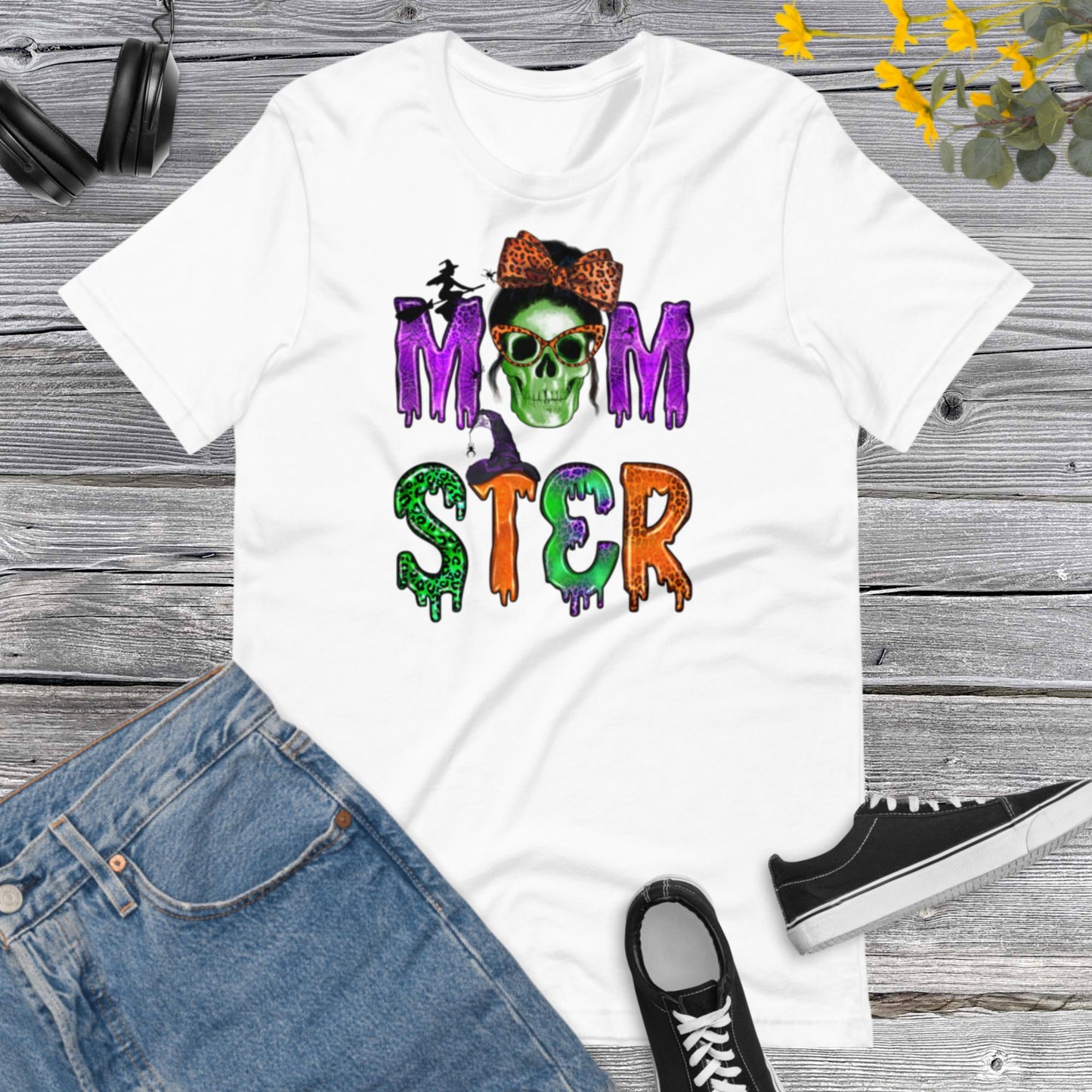 Momster Halloween, Halloween Hat, Halloween Mama, Spooky Mom, Happy Halloween, Mom Unisex t-shirt