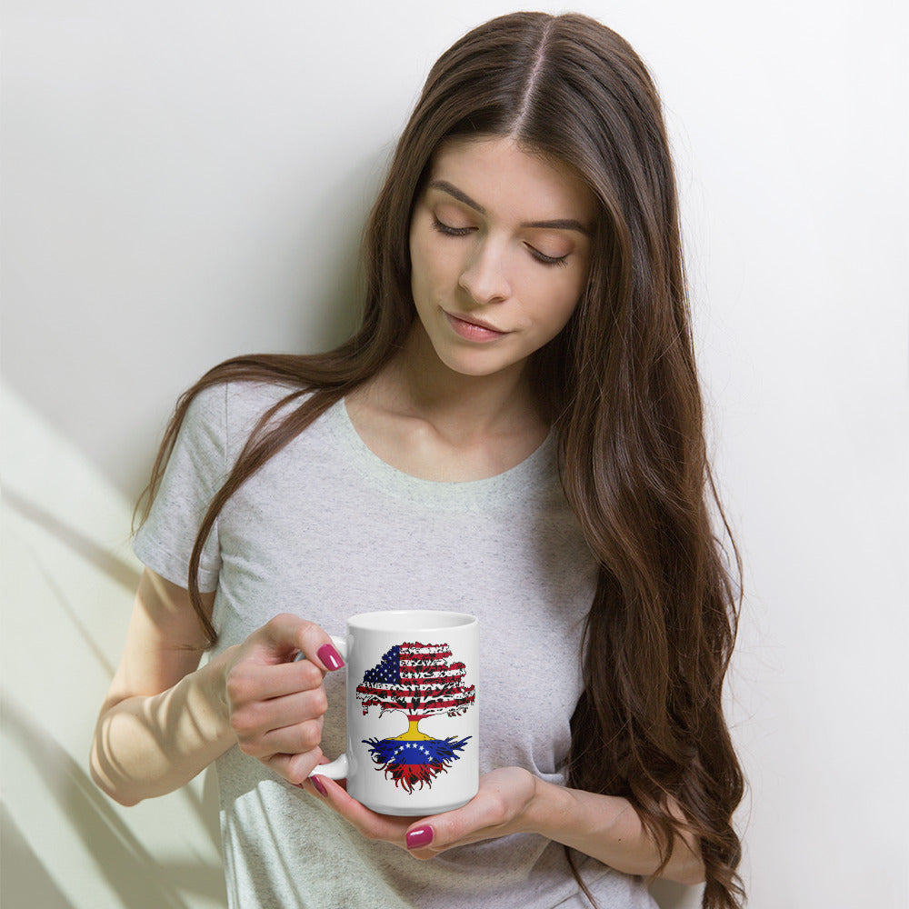 Beautiful Tree United States Venezuela Flags Countries Union, Venezuela en USA, Venezuelan born in USA White glossy mug