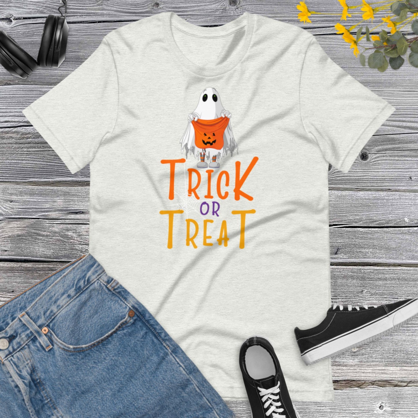 Trick or Treat Ghost Halloween Shirt, Halloween T-shirt, Ghost T-shirt, Trick or Treat, Spooky Unisex t-shirt