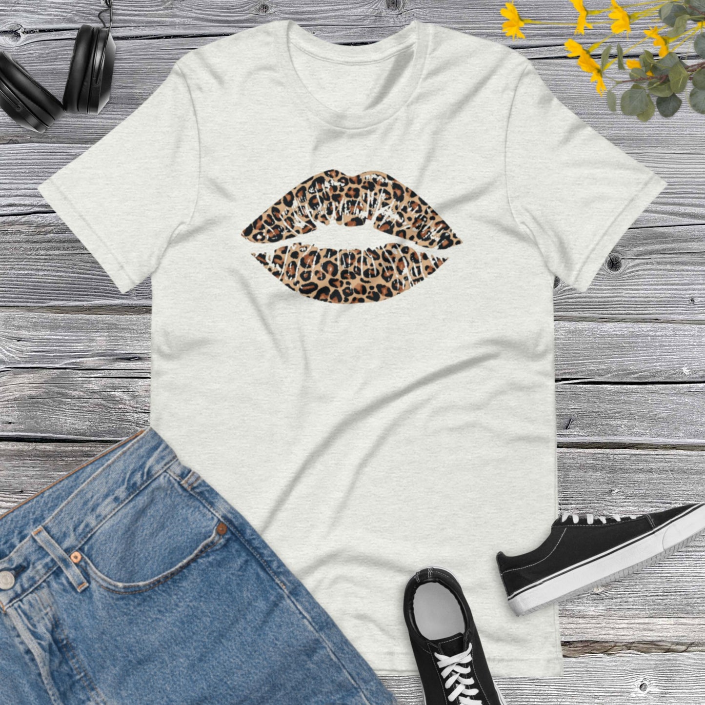 Super Cute Leopard Print Lips, Cheetah Print Lips, Leopard Lover Unisex t-shirt