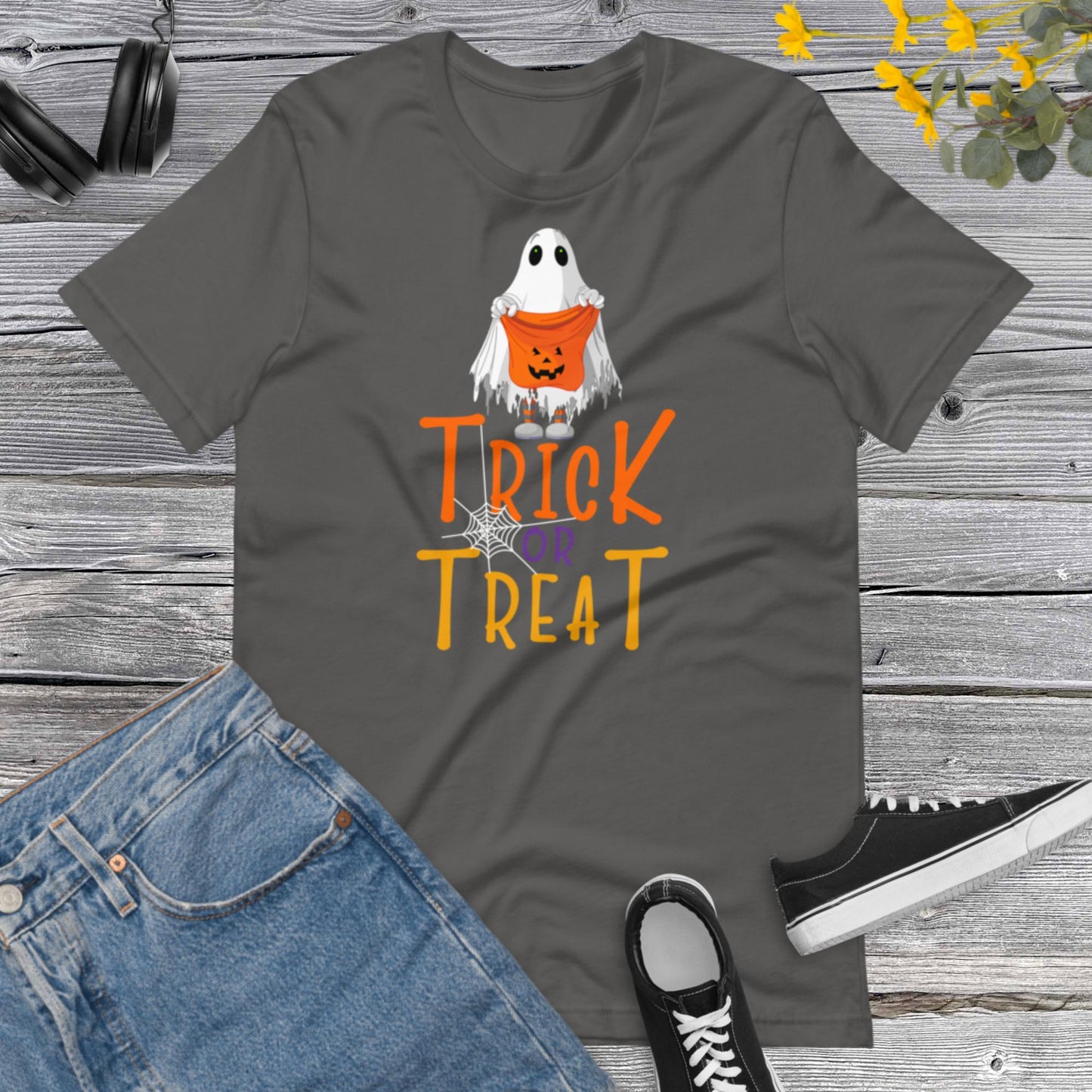 Trick or Treat Ghost Halloween Shirt, Halloween T-shirt, Ghost T-shirt, Trick or Treat, Spooky Unisex t-shirt